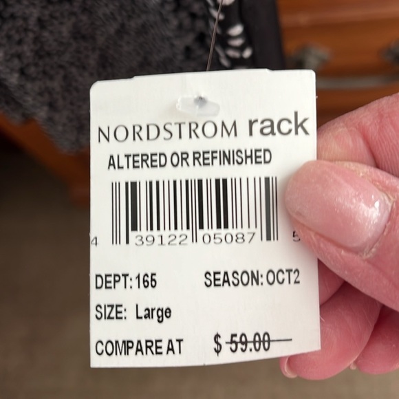 Vince Camuto Women’s Black And White Polka Dot Sleeveless Blouse Size Large NWT - Picture 4 of 8